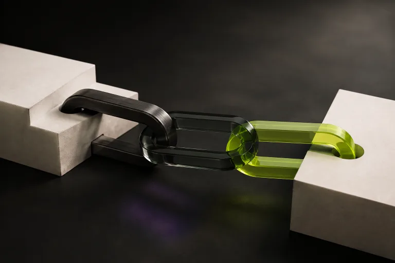 Schakels van metaal en glas verbinden twee platformen